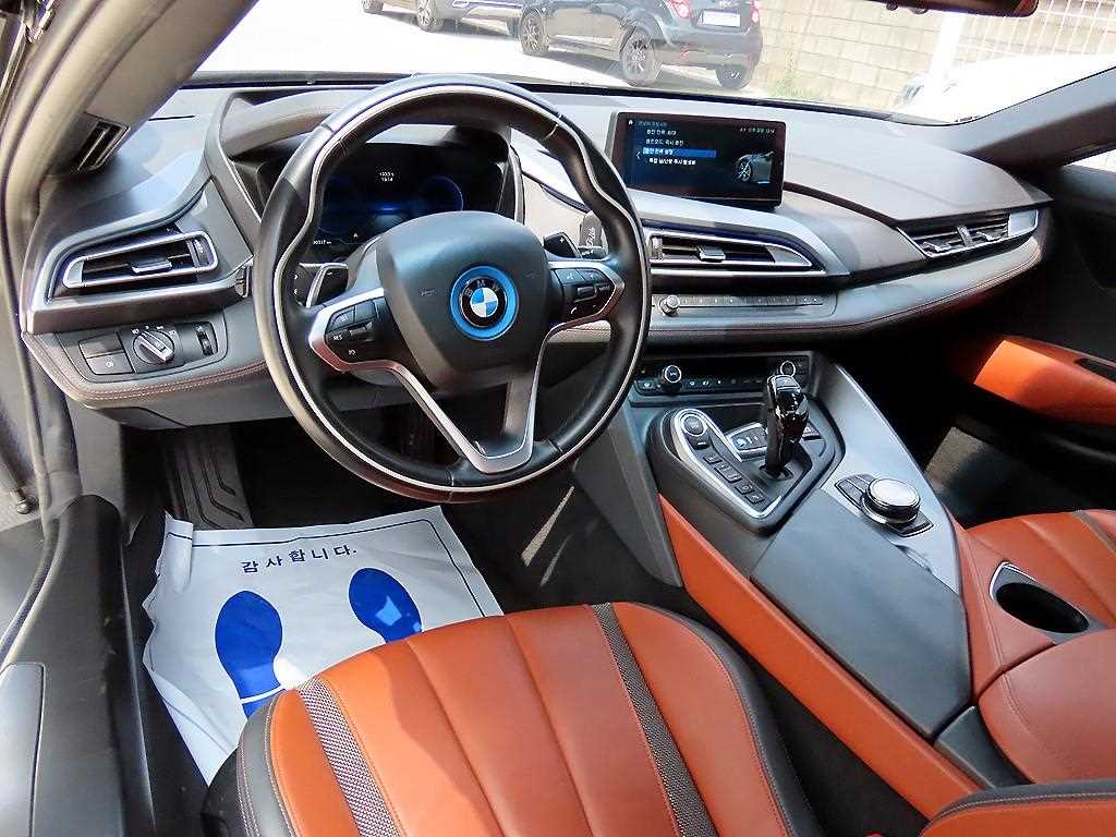 BMW i8 — photo 11