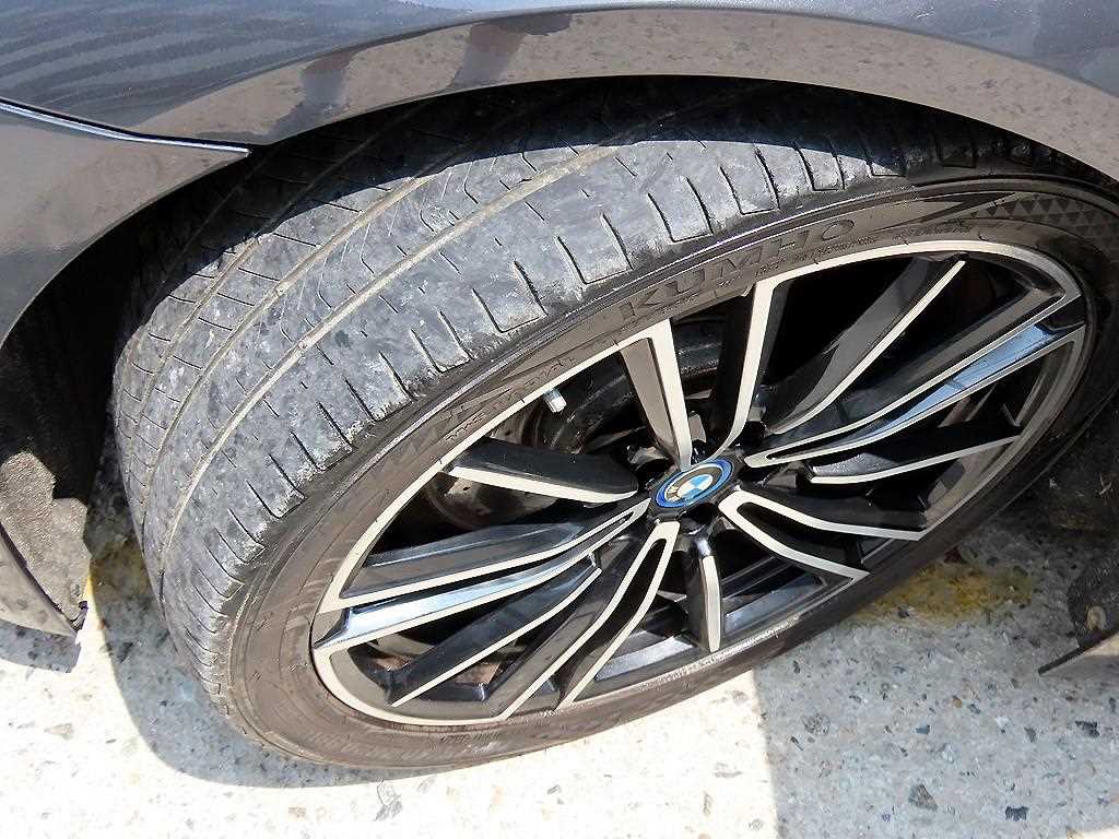 BMW i8 — photo 20