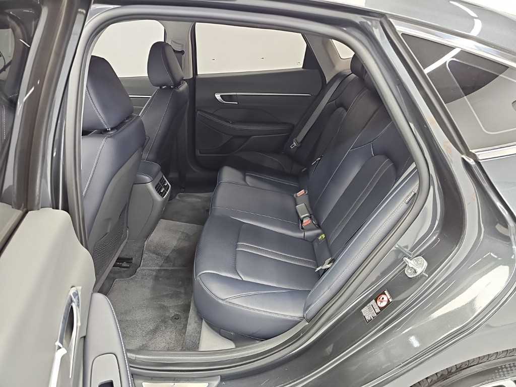 Hyundai Sonata — photo 12