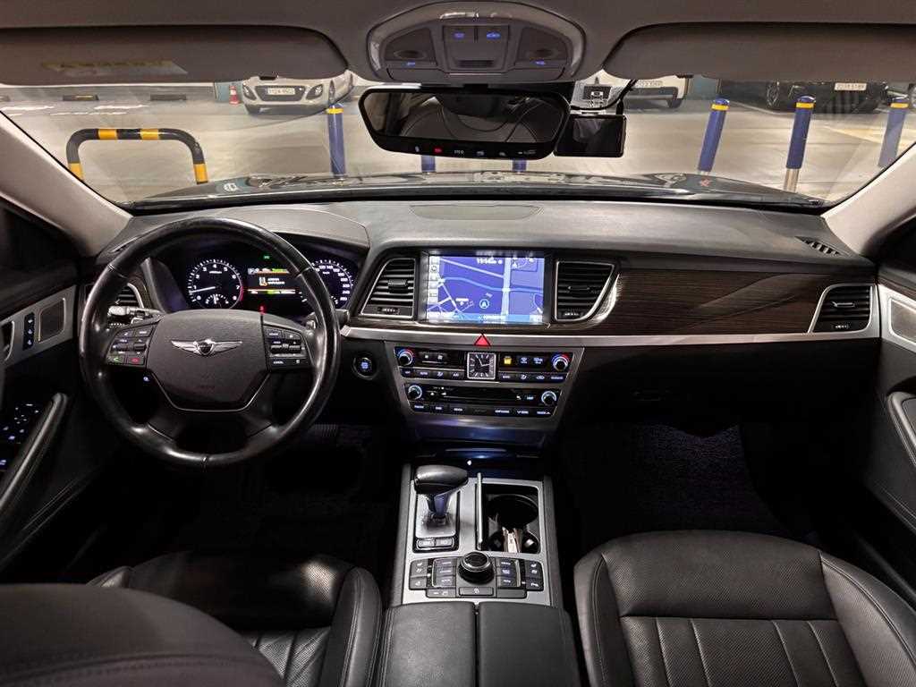 Genesis G80 — photo 12