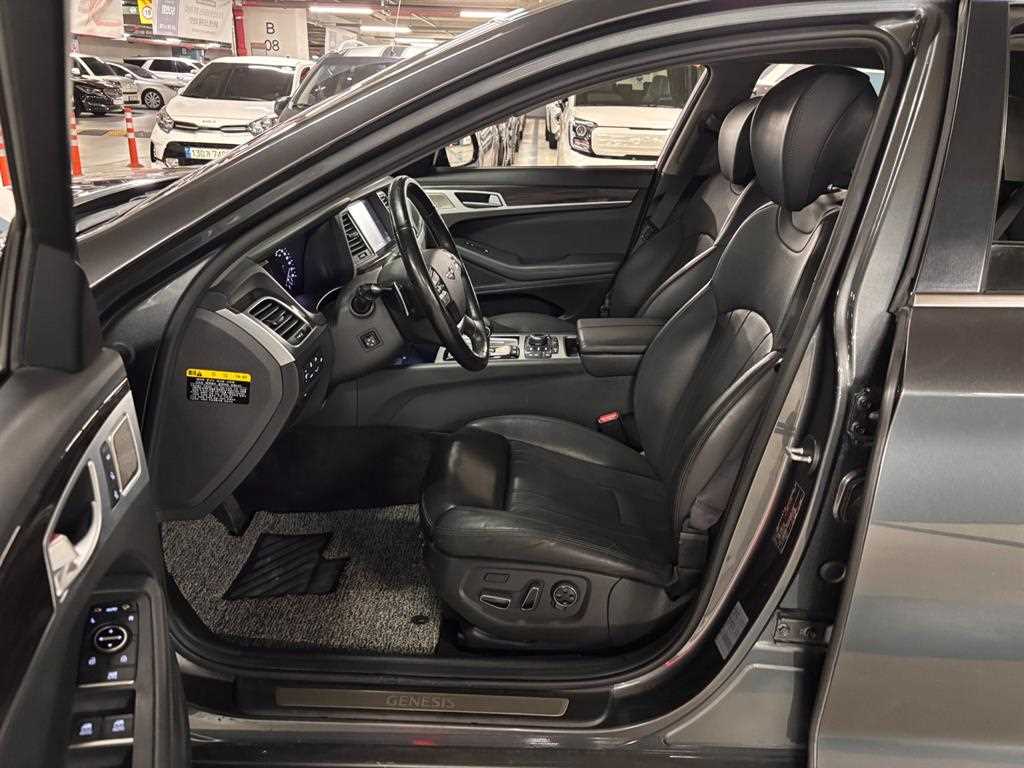 Genesis G80 — photo 16