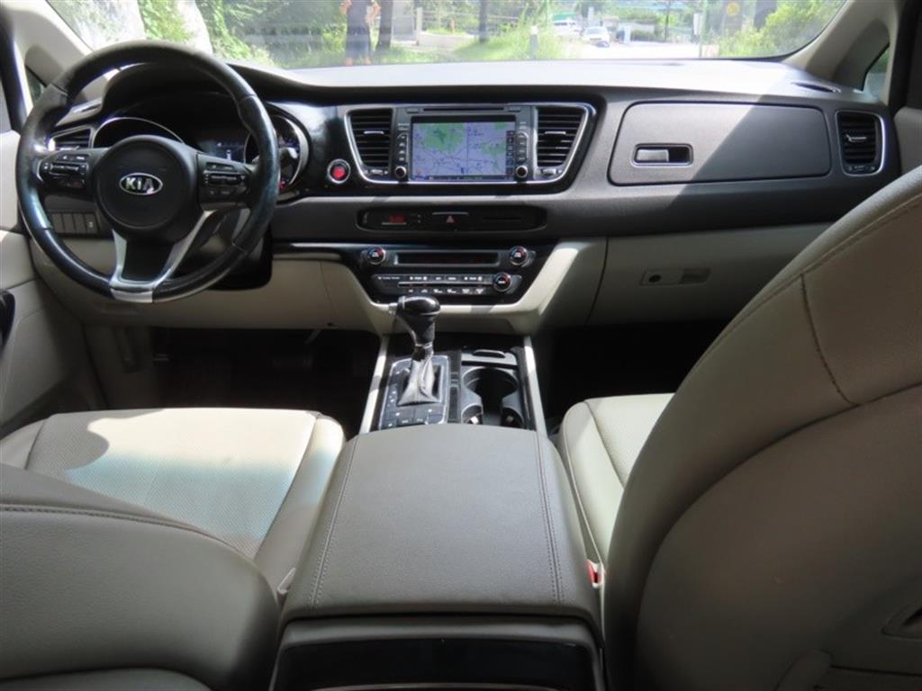 Kia Carnival — photo 15