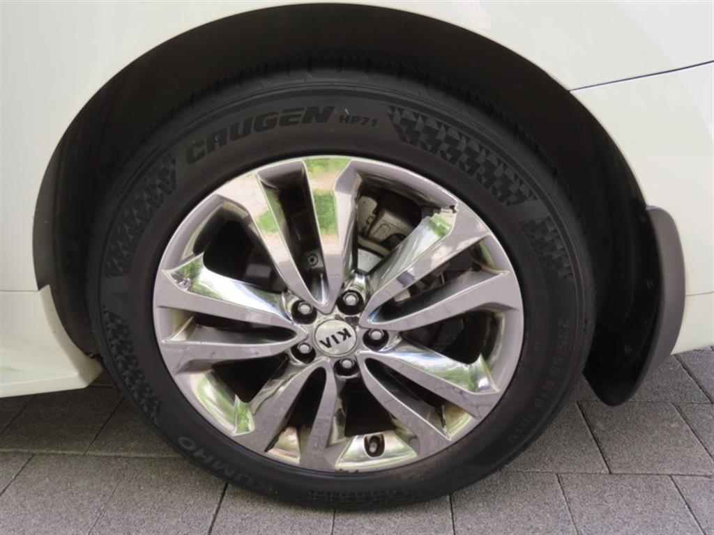 Kia Carnival — photo 17