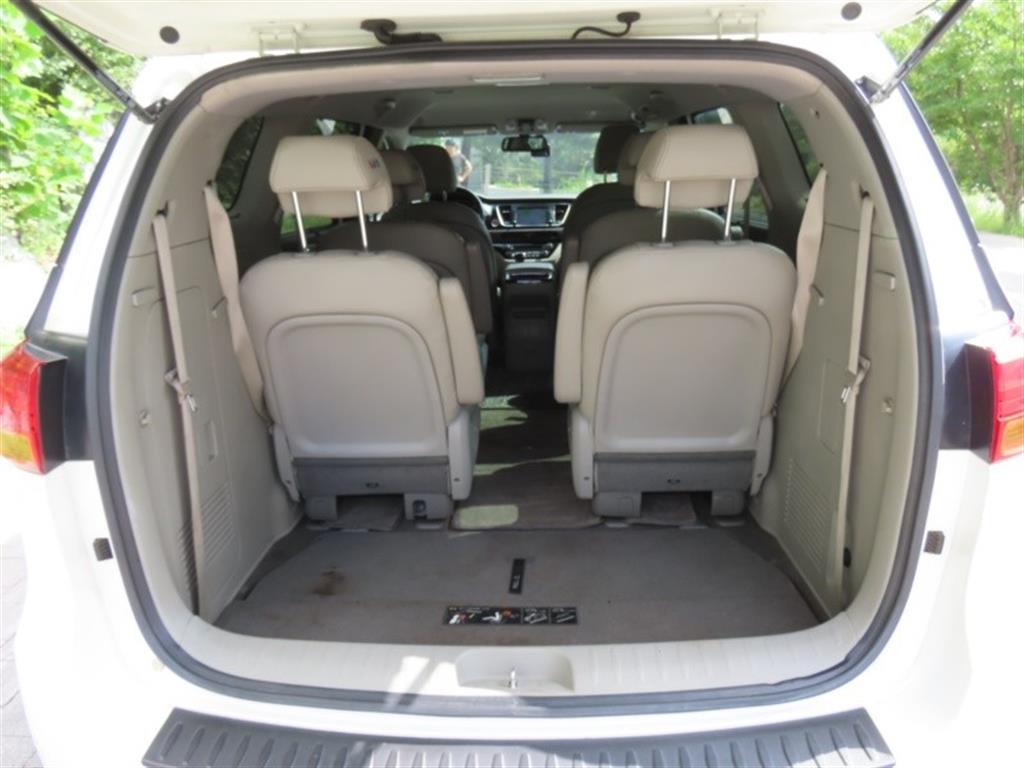 Kia Carnival — photo 18