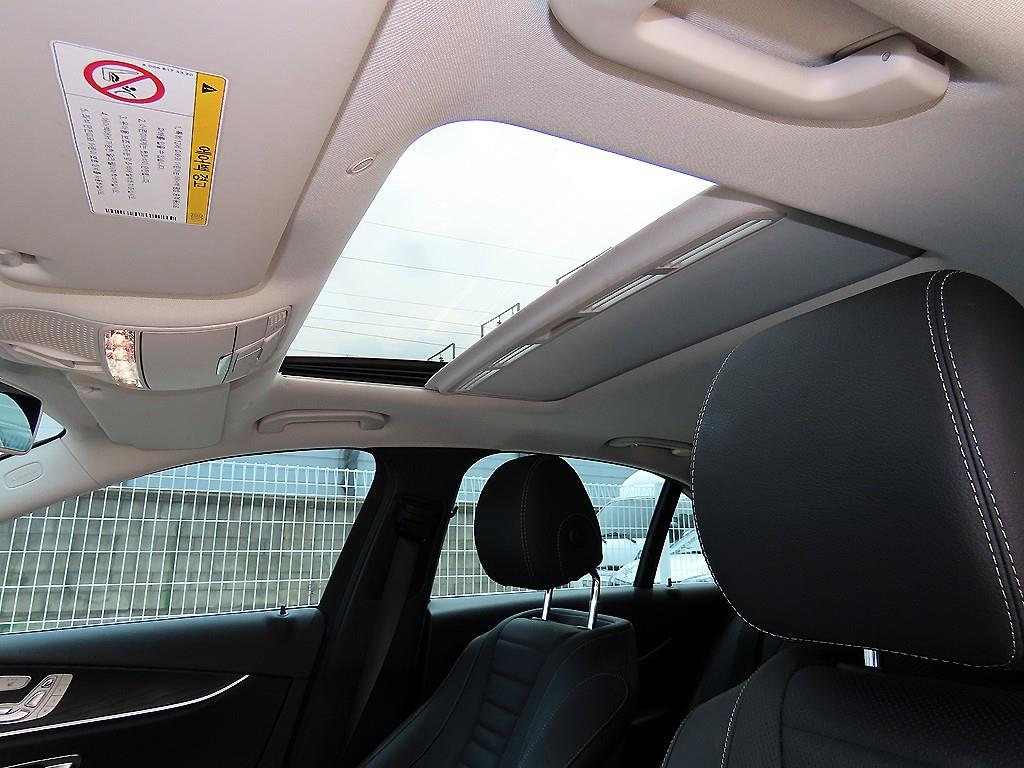 Mercedes-Benz E-Class — photo 16