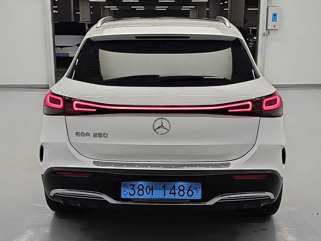 Mercedes-Benz EQA — photo 03