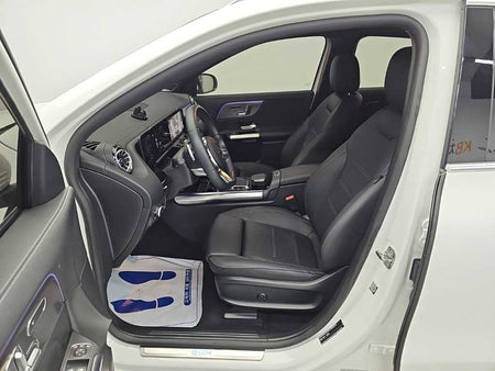 Mercedes-Benz EQA — photo 11
