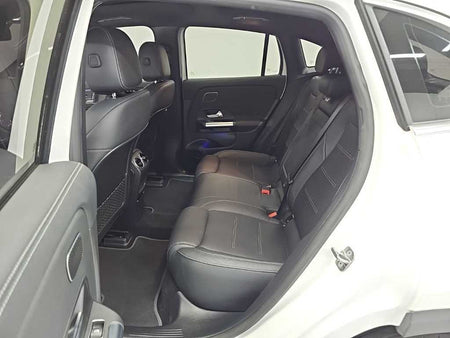 Mercedes-Benz EQA — photo 12