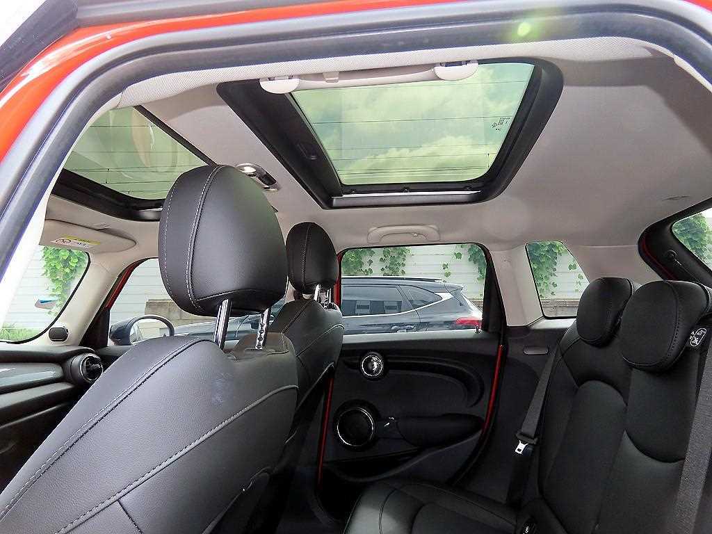 Mini Cooper — photo 17