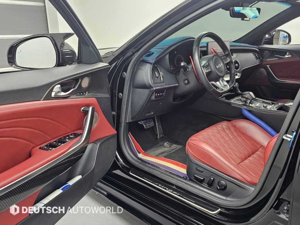 Kia Stinger — photo 11