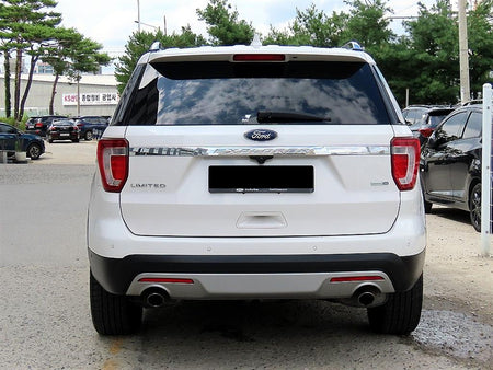 Ford Explorer — photo 04