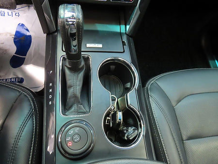Ford Explorer — photo 10