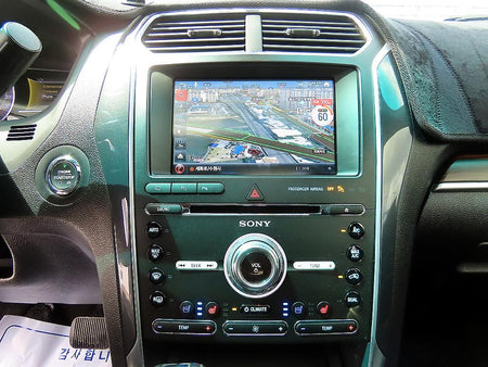 Ford Explorer — photo 12