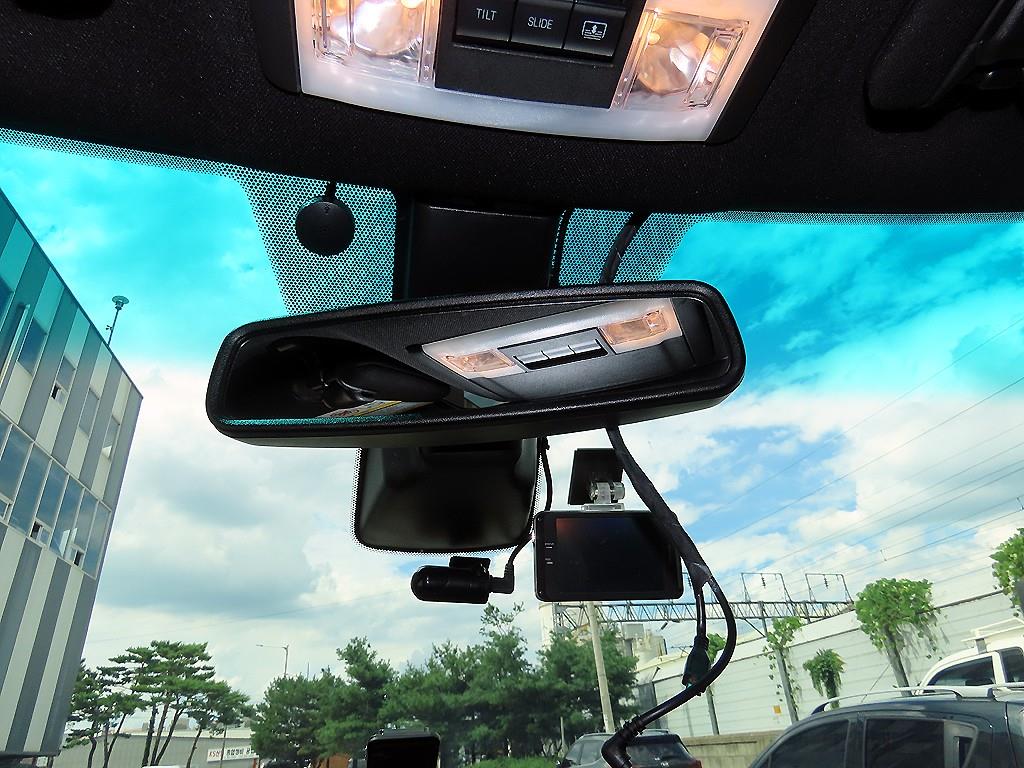 Ford Explorer — photo 13