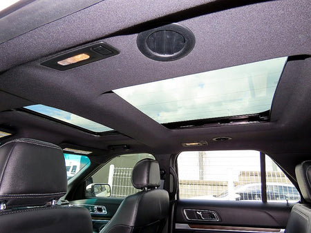 Ford Explorer — photo 15