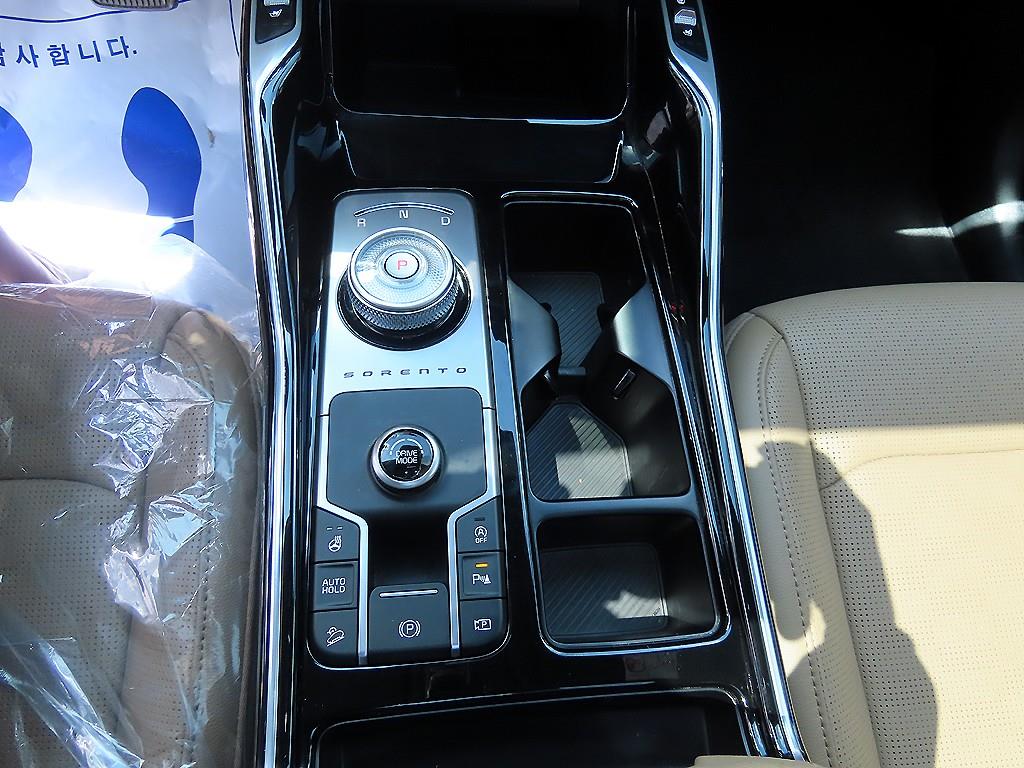 Kia Sorento — photo 11