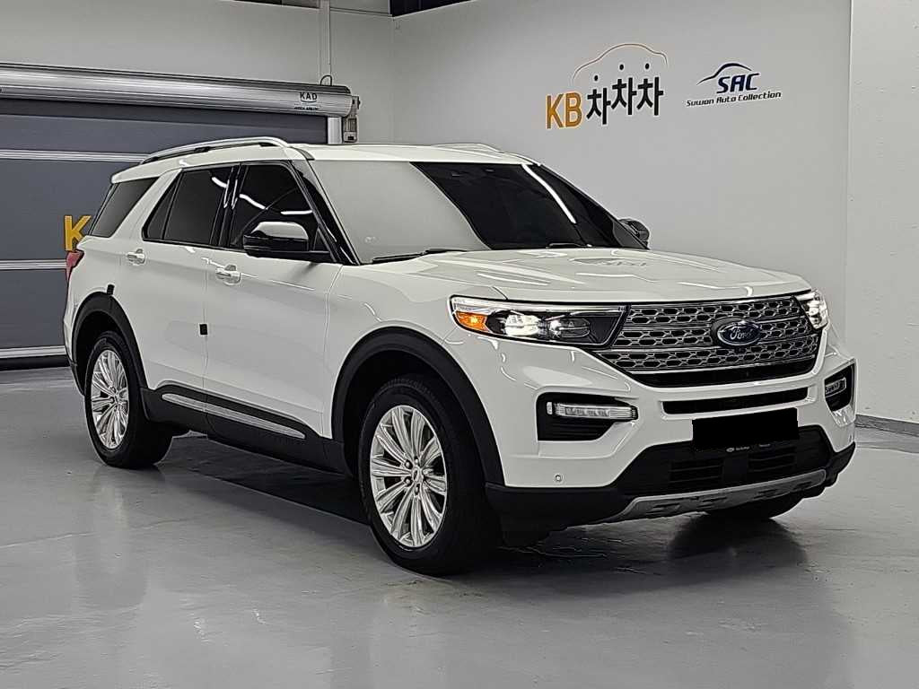 Ford Explorer — photo 04