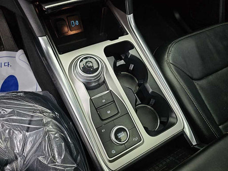 Ford Explorer — photo 08