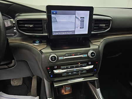 Ford Explorer — photo 10