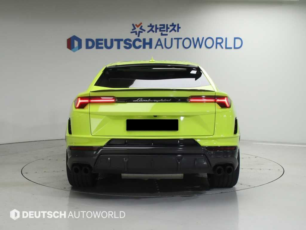 Lamborghini Urus — photo 04