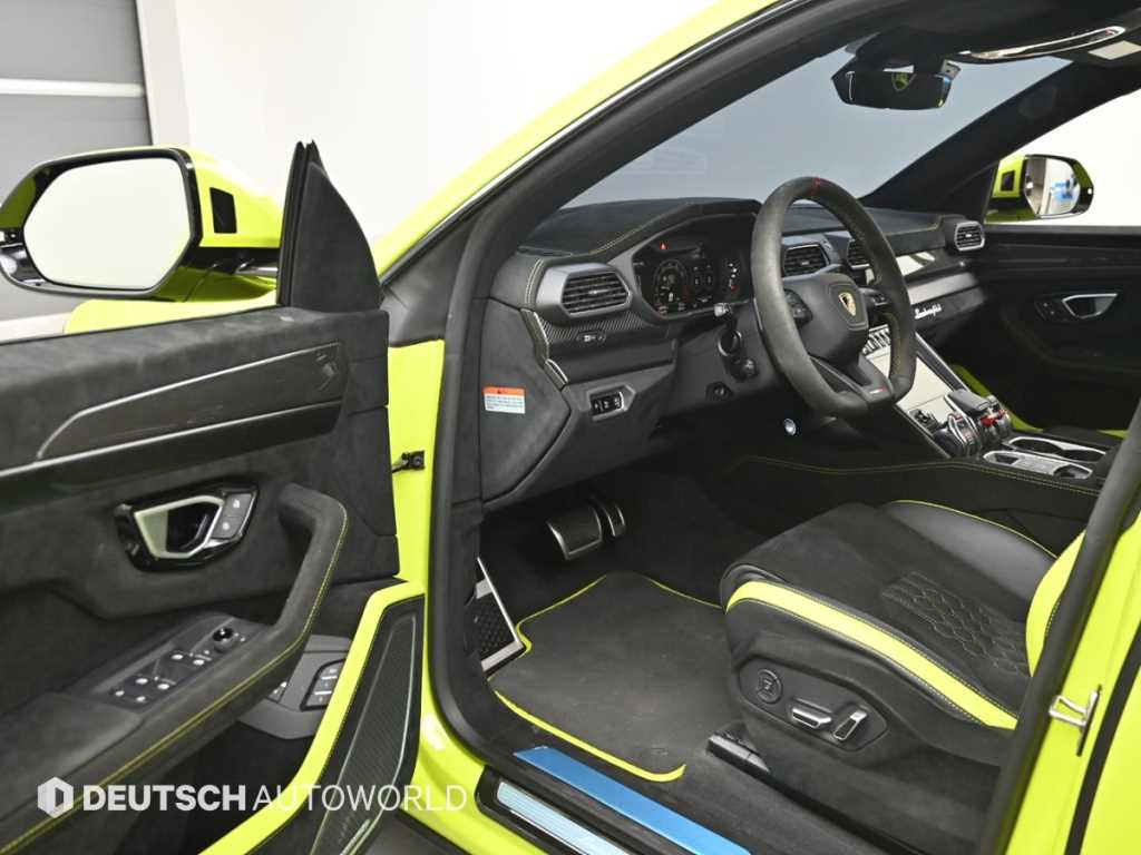 Lamborghini Urus — photo 11
