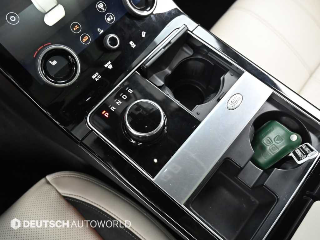 Land Rover Range Rover Velar — photo 09