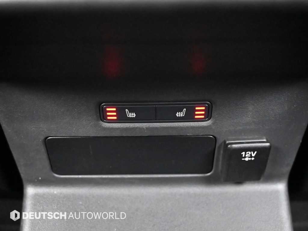 Land Rover Range Rover Velar — photo 16