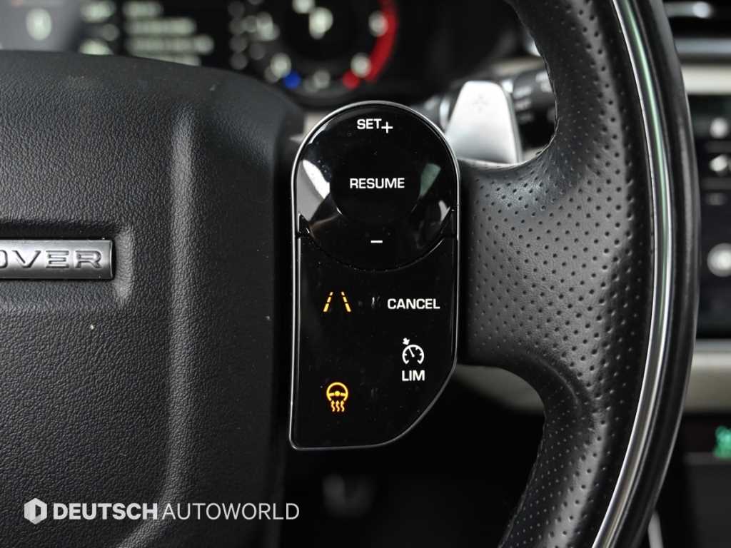 Land Rover Range Rover Velar — photo 17
