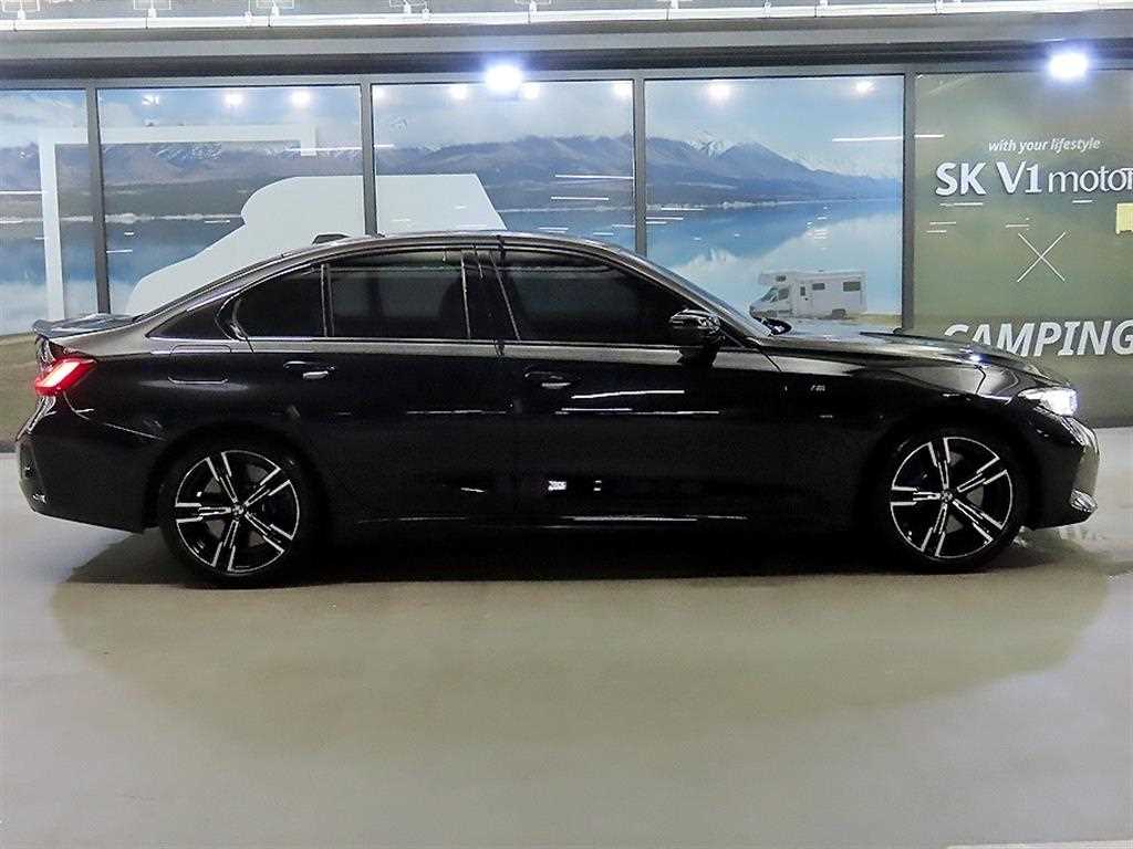 BMW 3-Series — photo 03