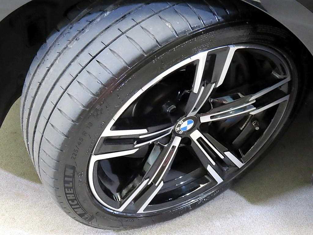 BMW 3-Series — photo 20