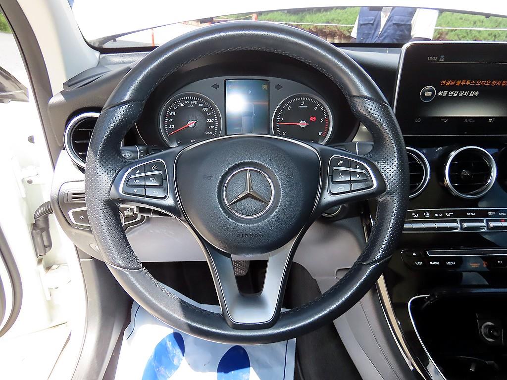 Mercedes-Benz GLC-Class — photo 08
