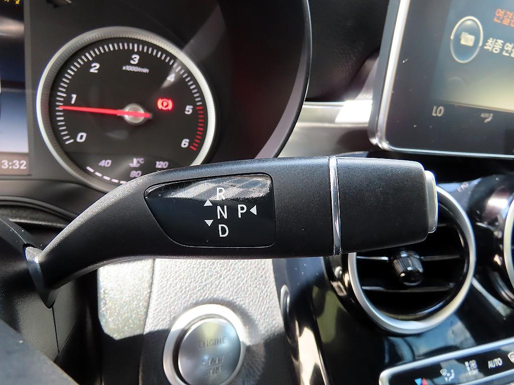 Mercedes-Benz GLC-Class — photo 10