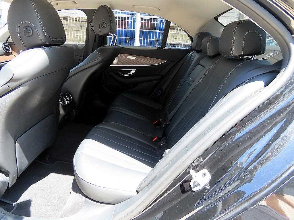 Mercedes-Benz E-Class — photo 06
