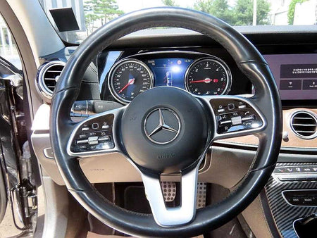 Mercedes-Benz E-Class — photo 08