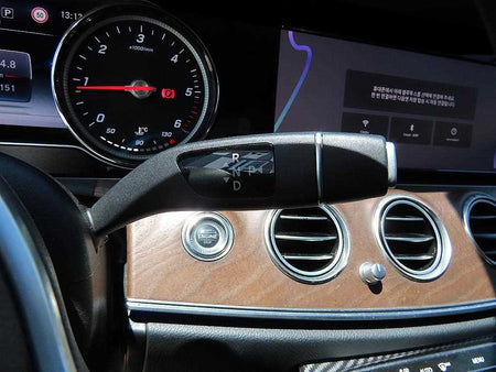 Mercedes-Benz E-Class — photo 10