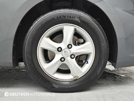 Hyundai Accent — photo 05