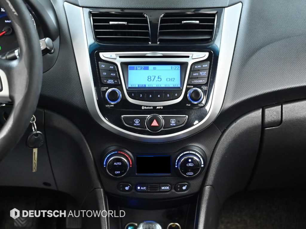 Hyundai Accent — photo 14