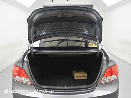 Hyundai Accent — photo 19