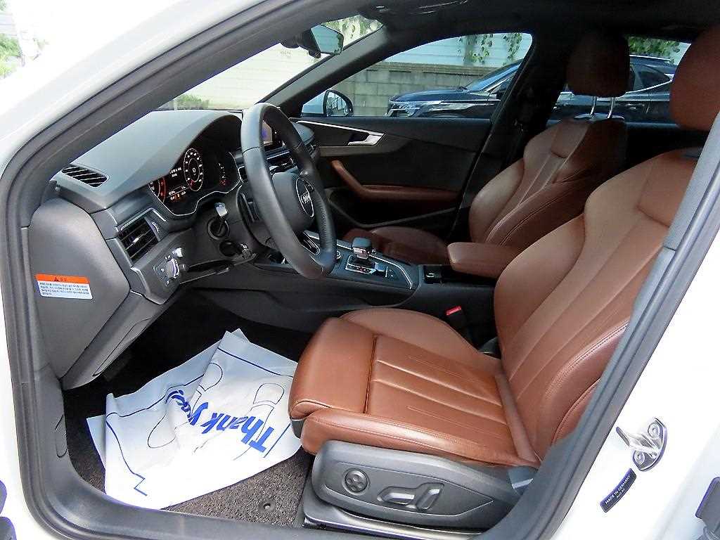 Audi A4 — photo 05