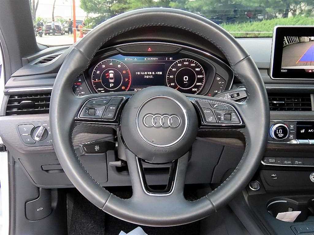Audi A4 — photo 08