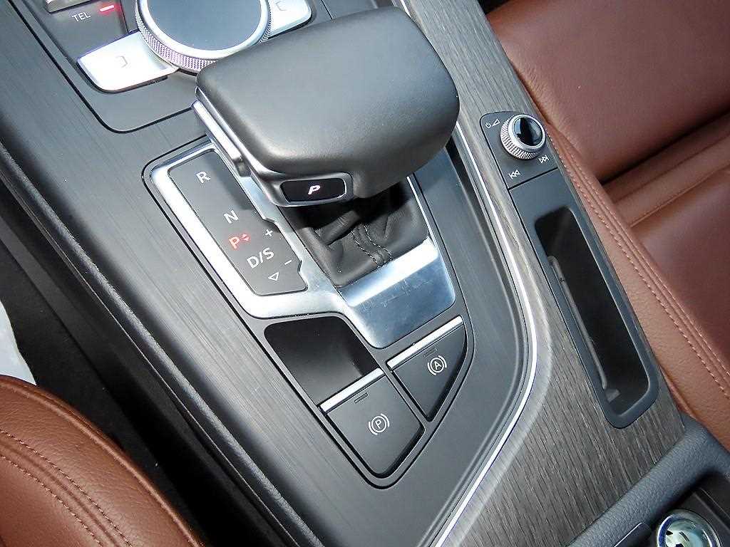 Audi A4 — photo 11