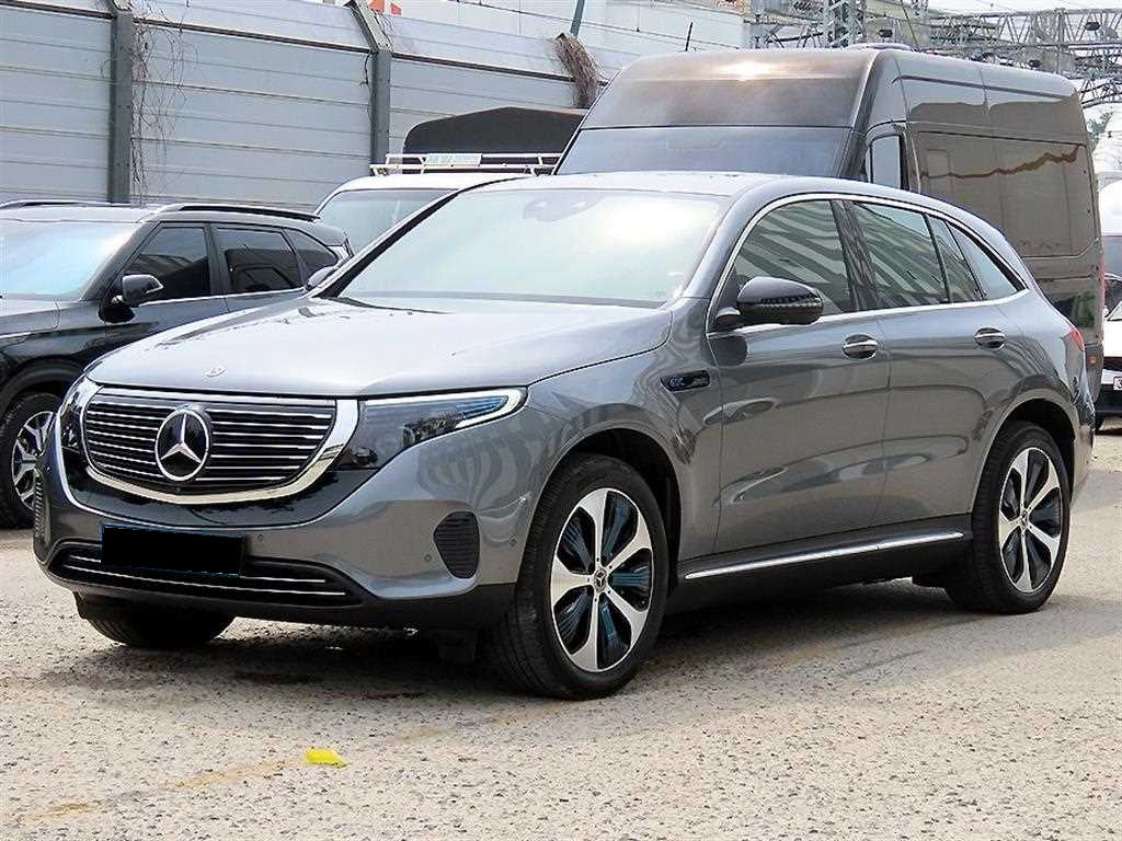 Mercedes-Benz EQC — photo 02