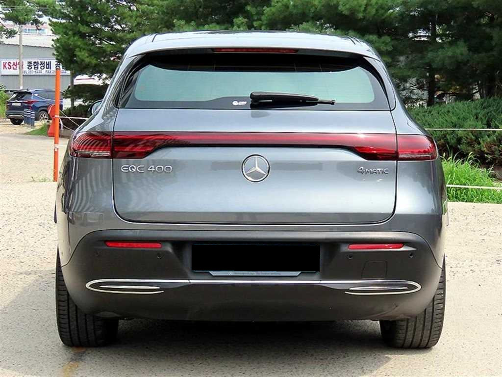 Mercedes-Benz EQC — photo 04