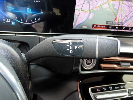 Mercedes-Benz EQC — photo 10