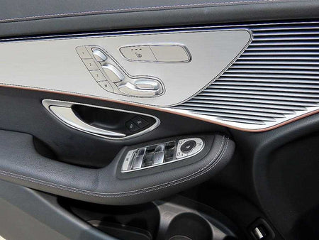 Mercedes-Benz EQC — photo 11