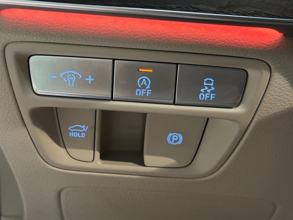 Genesis G80 — photo 16