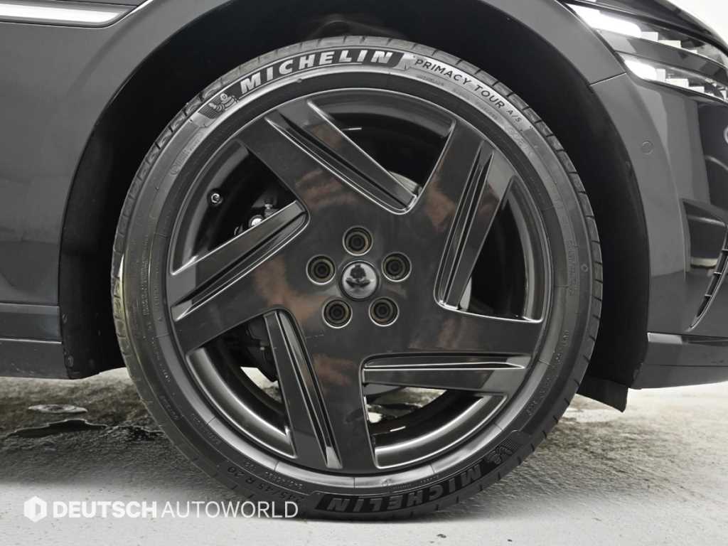 Genesis G90 — photo 05