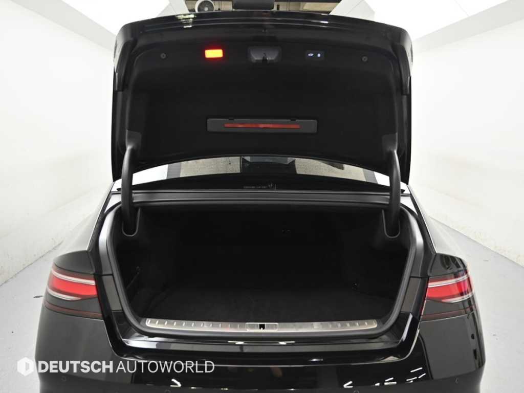 Genesis G90 — photo 19