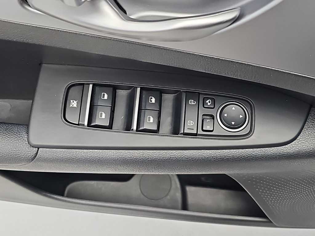 Kia K3 — photo 17