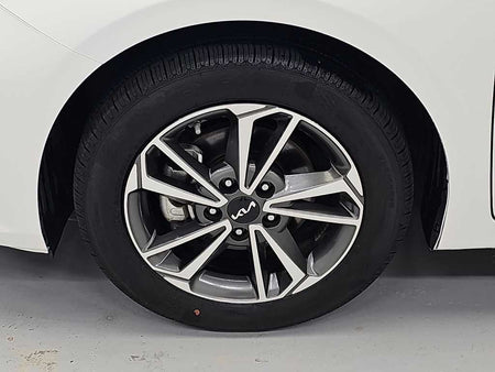 Kia K3 — photo 19